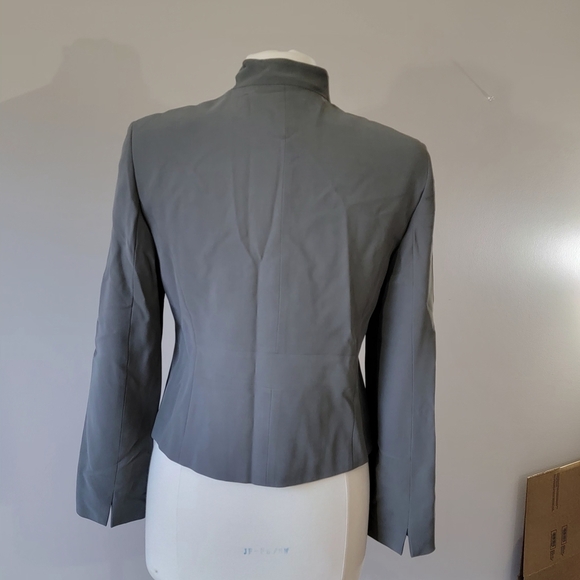 Women's Charter Club Petite 100% Silk Gray Blazer Jacket Size 8P - Picture 2 of 5